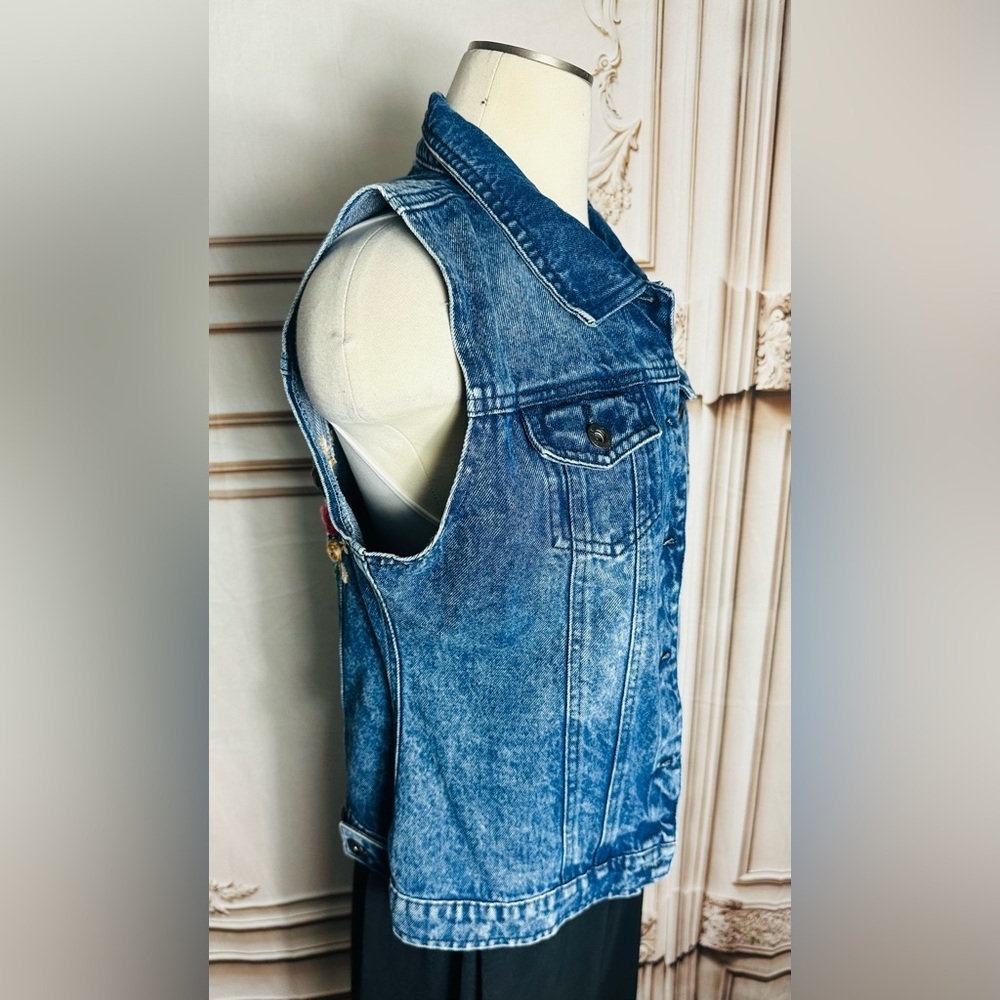 Embroidered Floral Heart Denim Vest - Blue - Picture 4 of 10